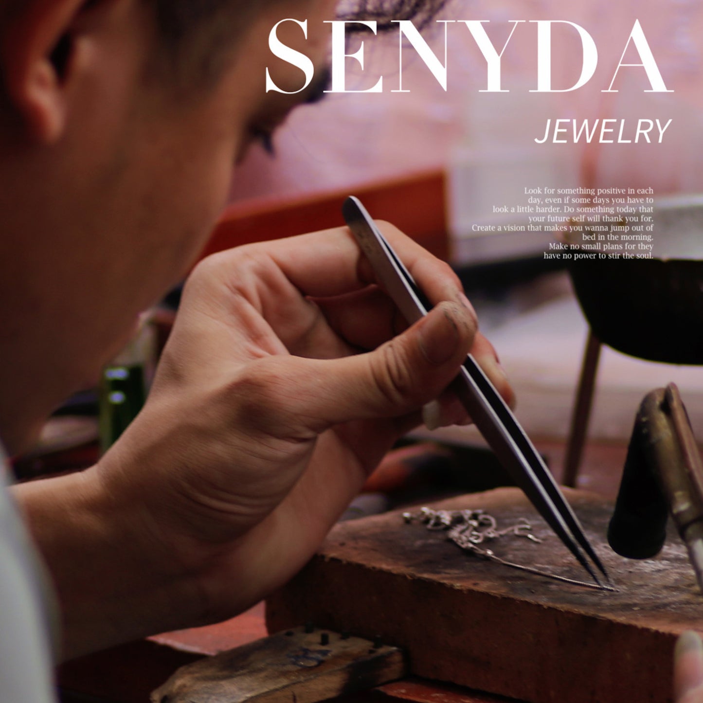 Senyda 10K Solid Gold Round- Shaped Brilliant Cut Natural Garnet Ring