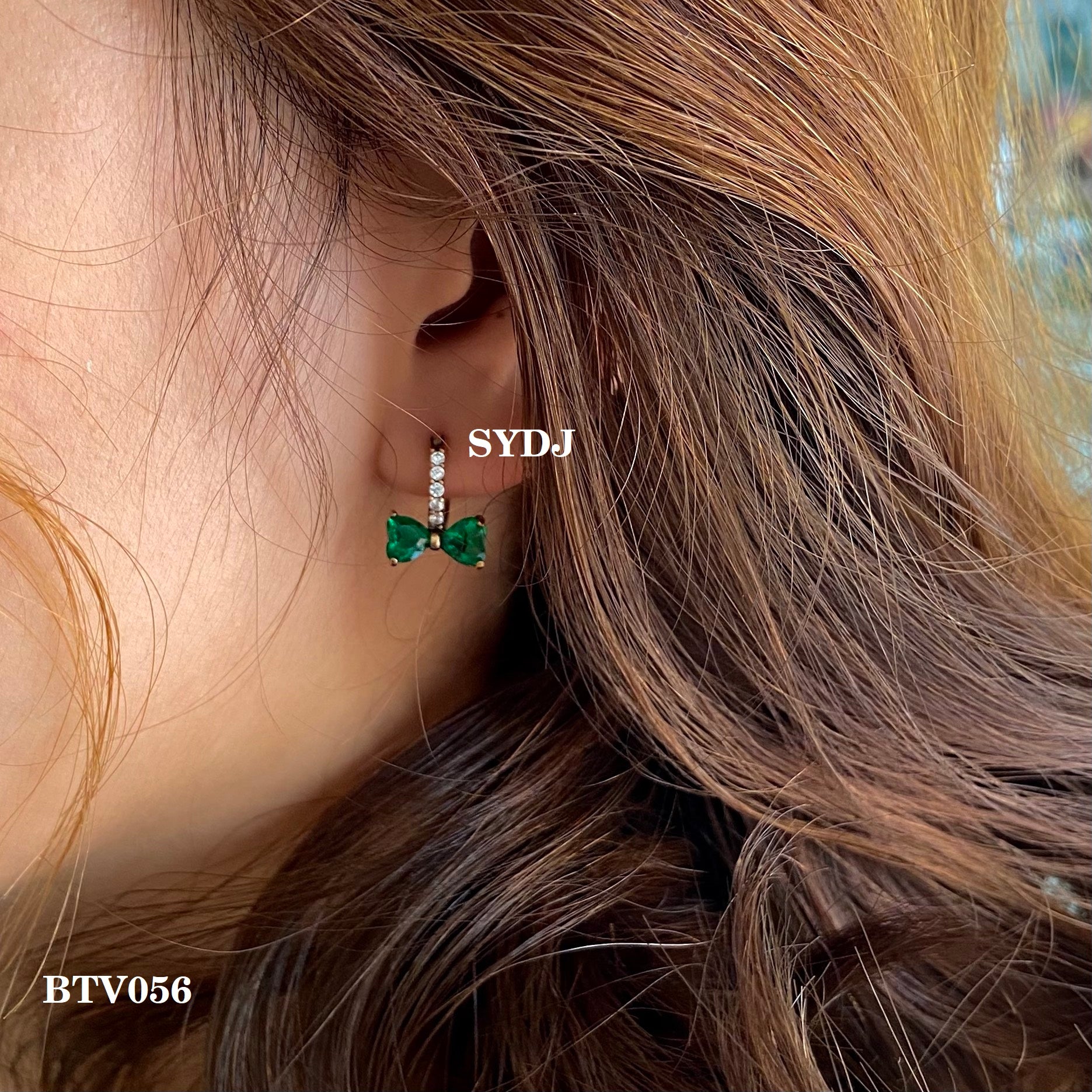 Senyda 10K Solid Gold English Lock Earrings - GREENY