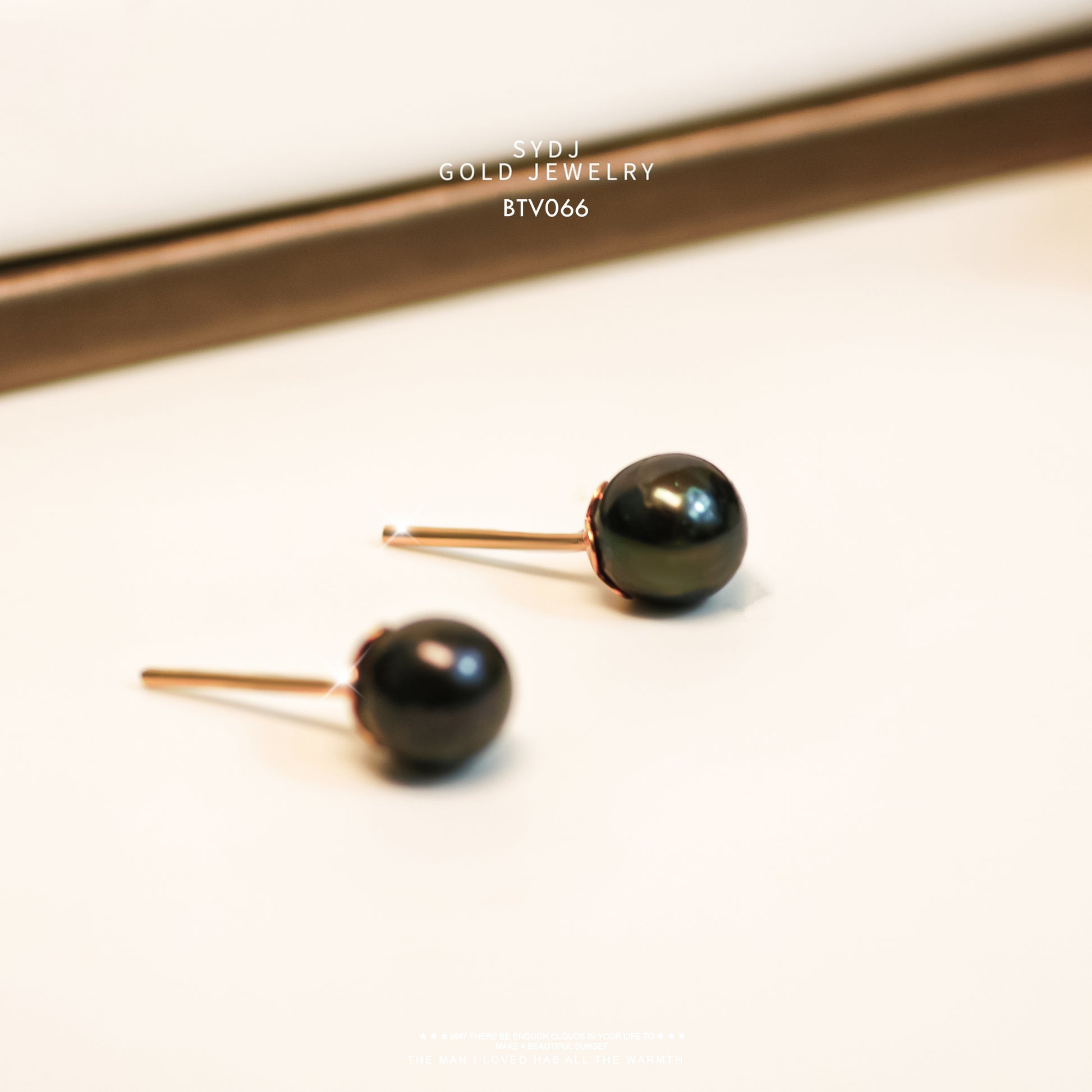 10K Solid Gold Round Black Freshwater Pearl Stud Earrings