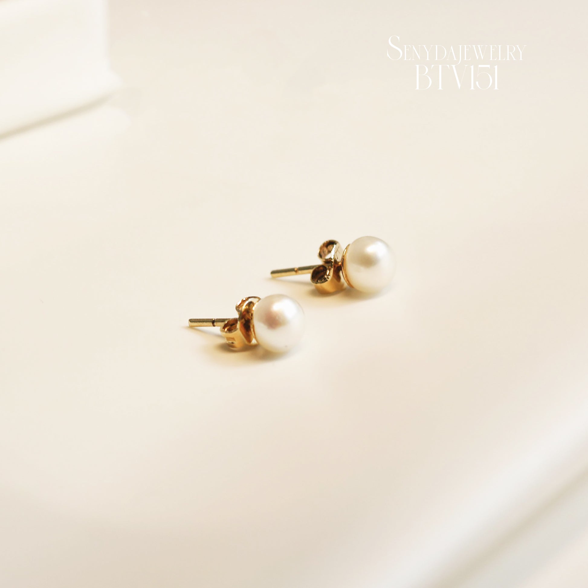 14K Solid Gold Round 6.5mm Freshwater Pearls Stud Earrings