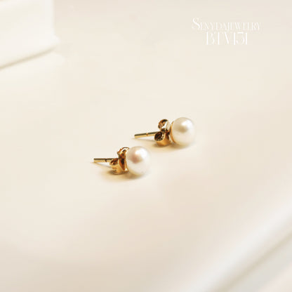 14K Solid Gold Round 6.5mm Freshwater Pearls Stud Earrings