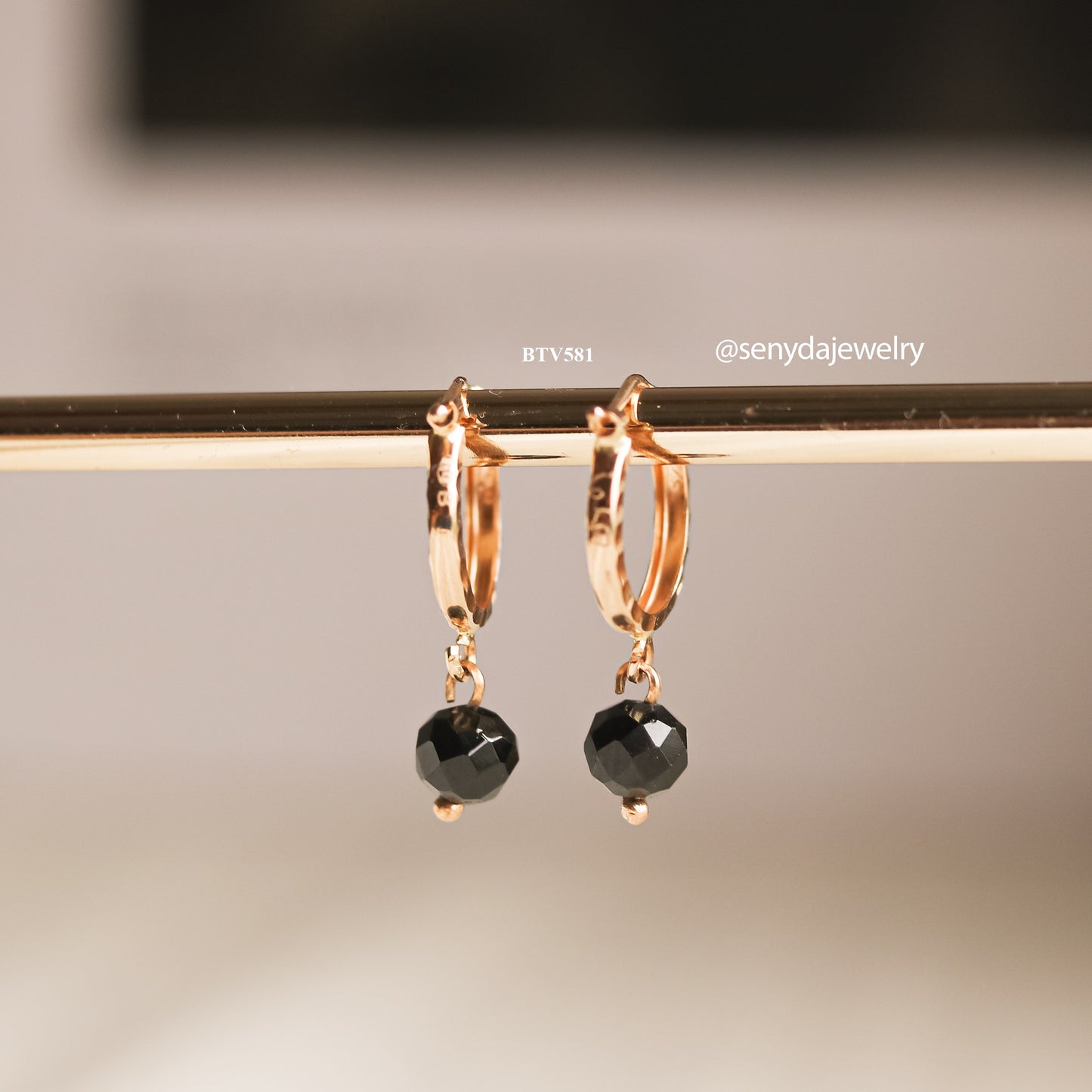 Senyda 15K Solid Gold Black Spinel Hoop Earrings