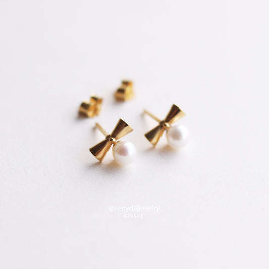 10K Solid Gold Round 4.5mm Freshwater Pearl Bow Stud Earrings