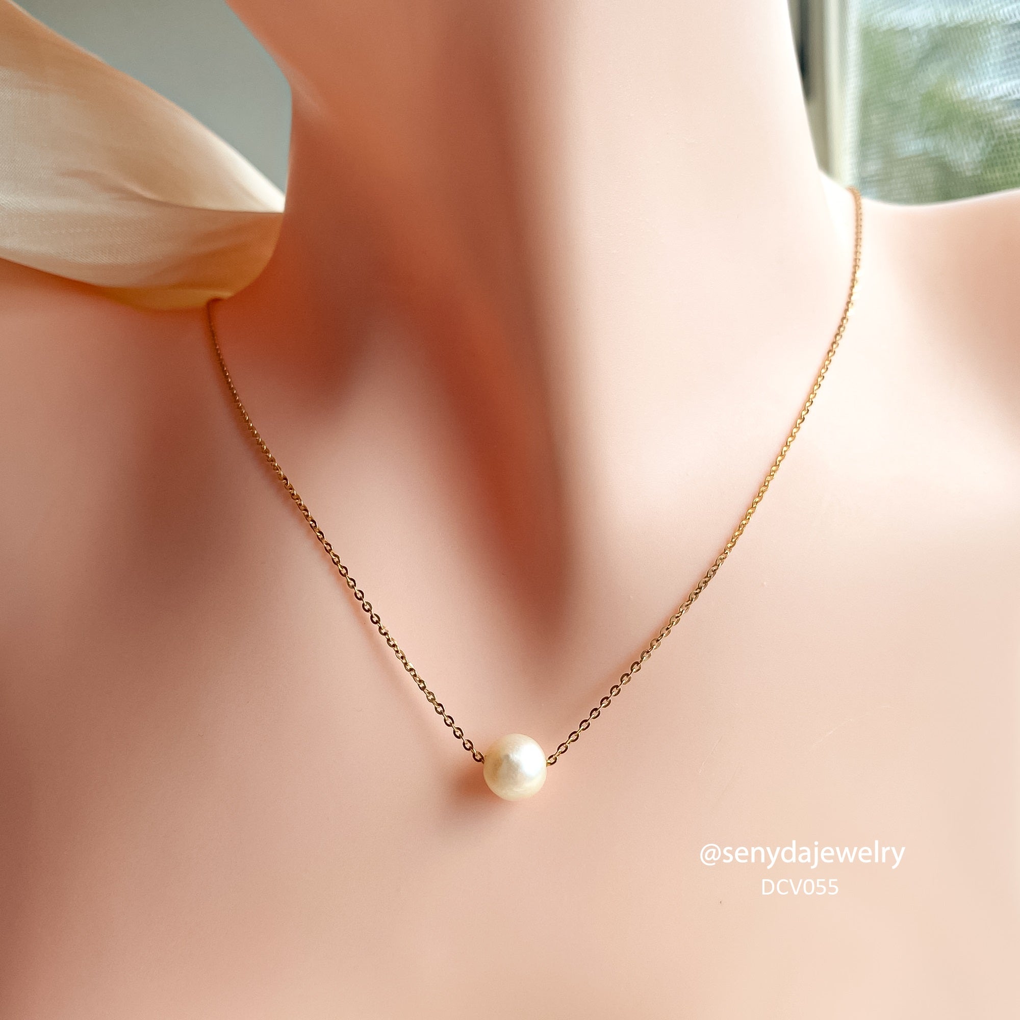 10k store Gold Pearl Chain Necklace