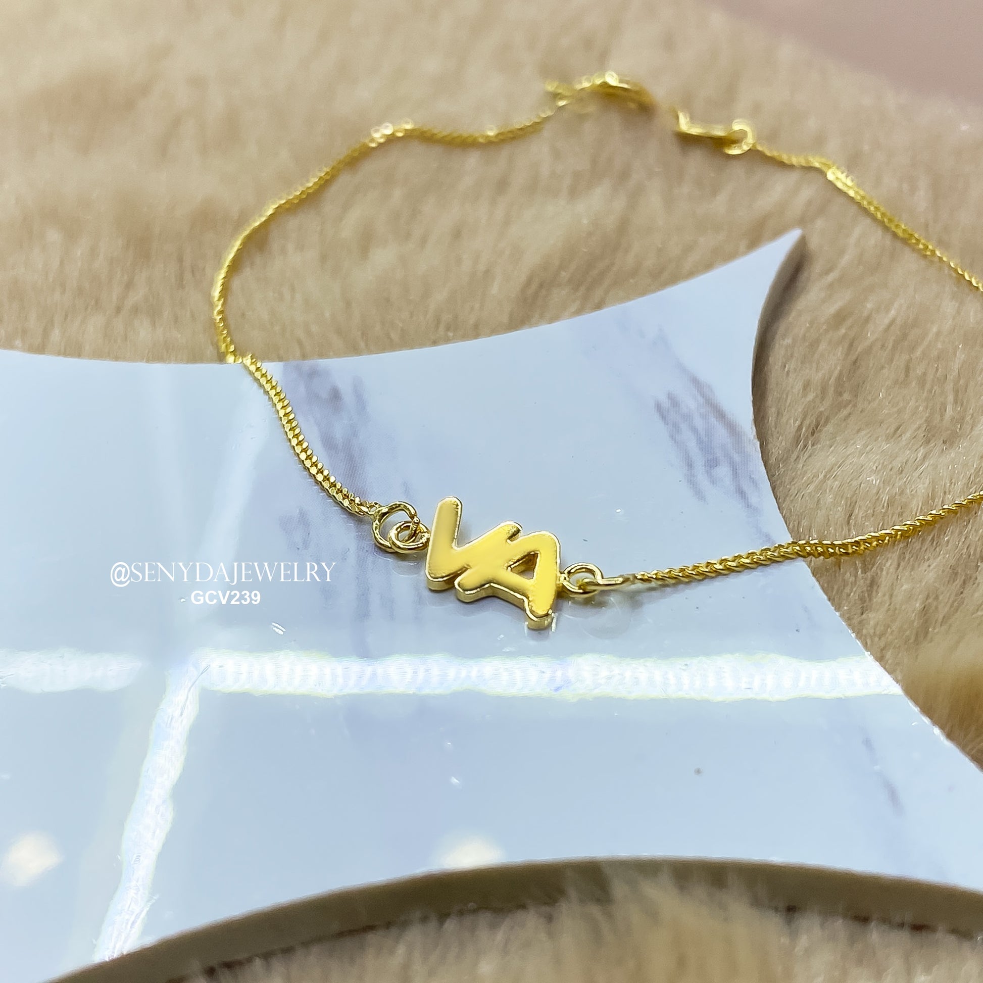 Senyda 10K Gold "AV" Name Bracelets With A Plain Hanging Heart