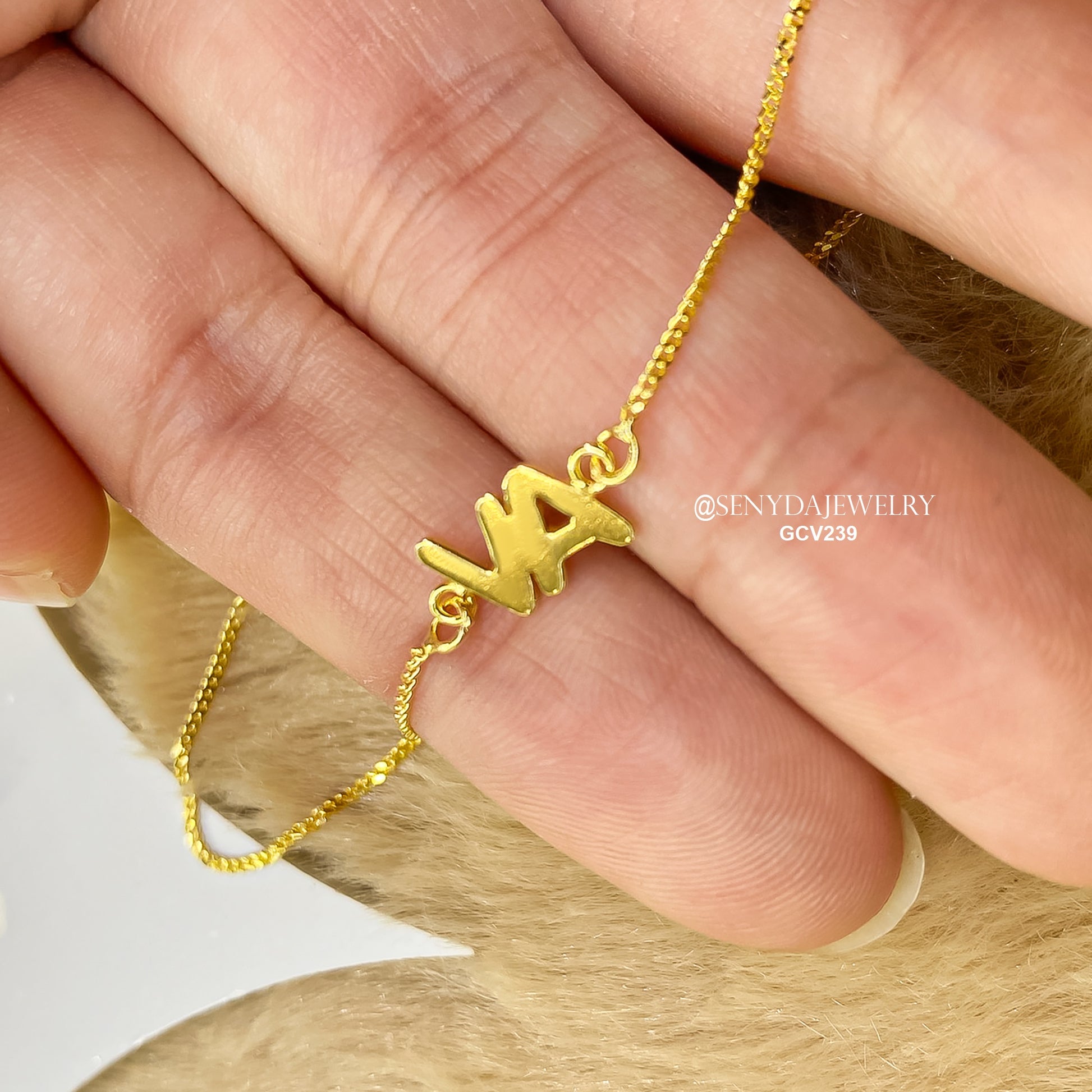 Senyda 10K Gold "AV" Name Bracelets With A Plain Hanging Heart