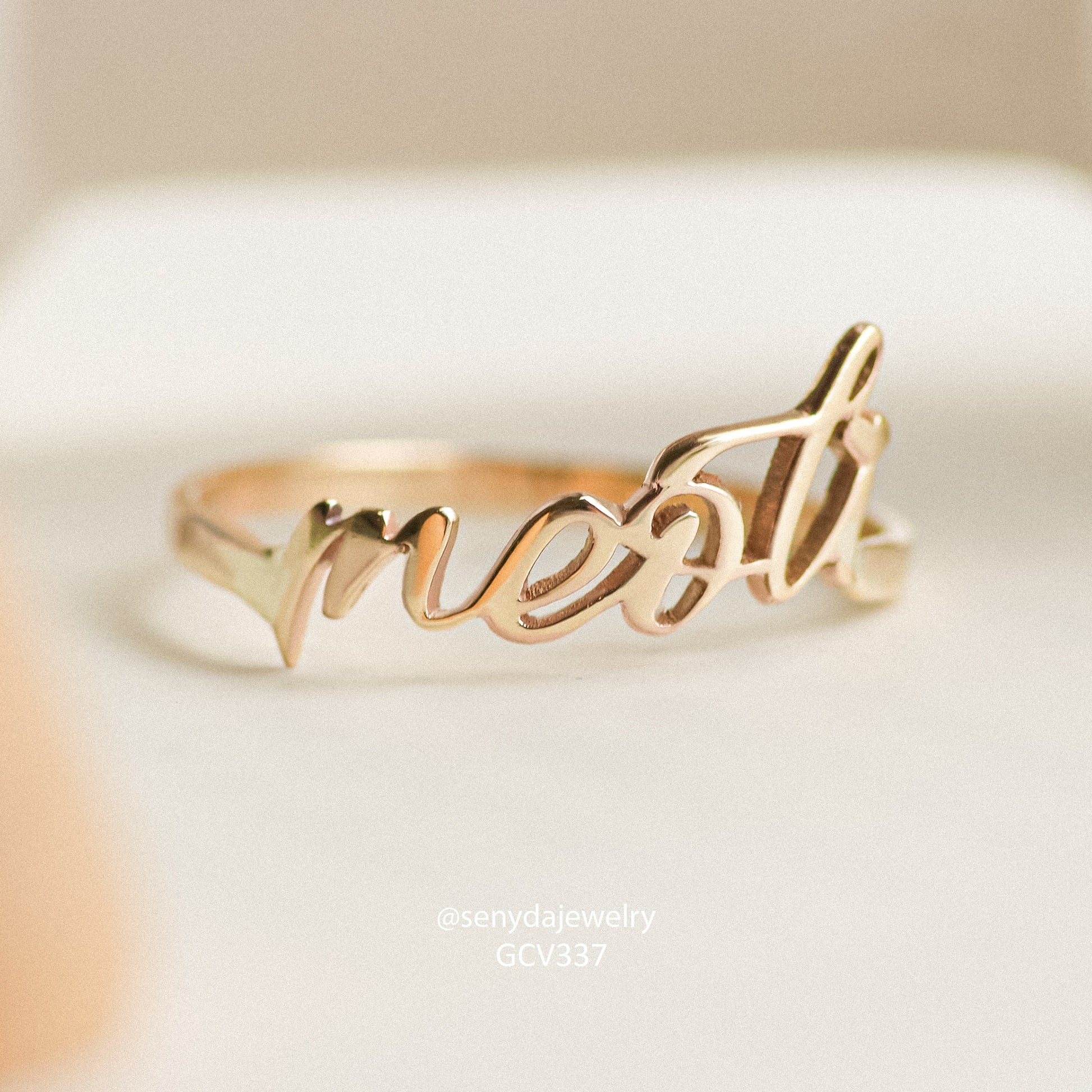 Senyda 10K Solid Gold Custom Name Ring