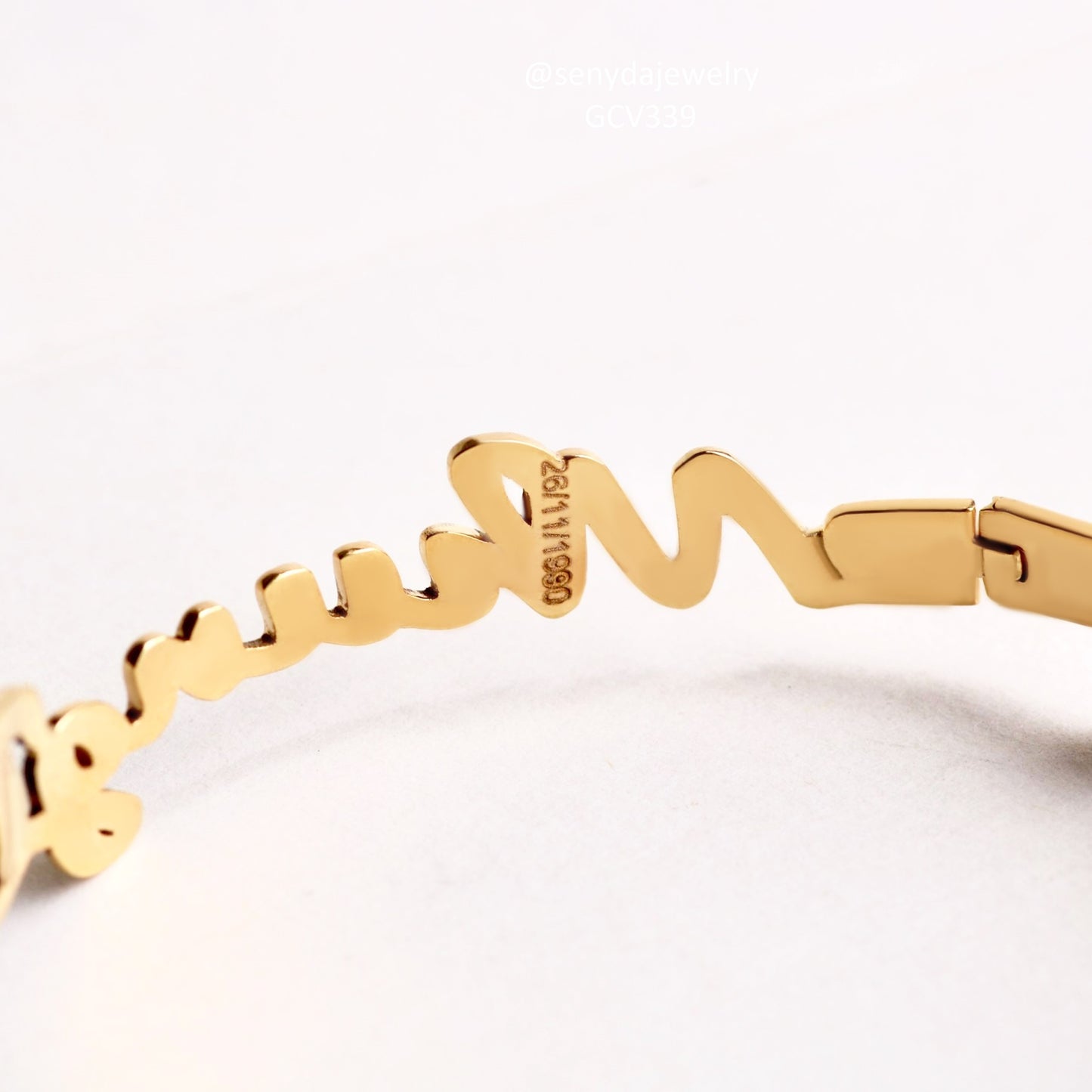 Senyda 18K Solid Gold Custom Name Bangle