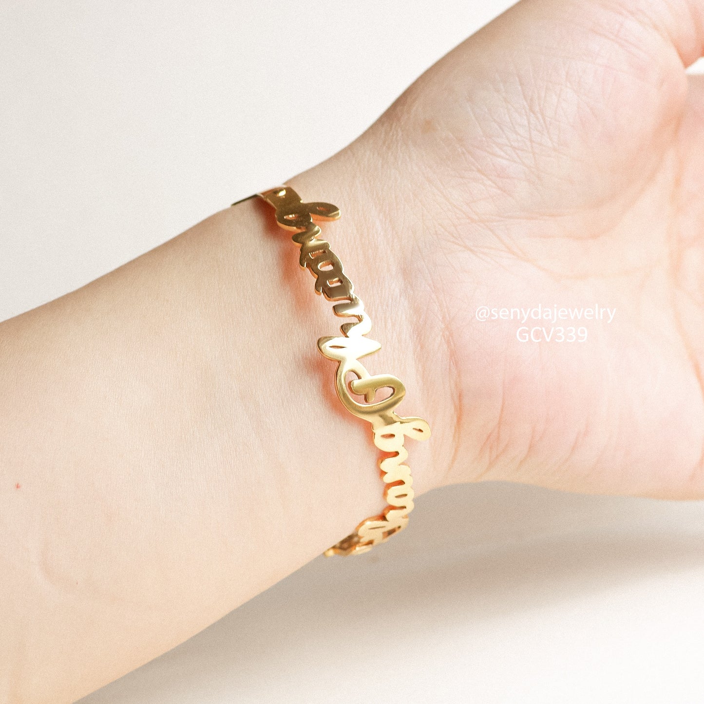 Senyda 18K Solid Gold Custom Name Bangle