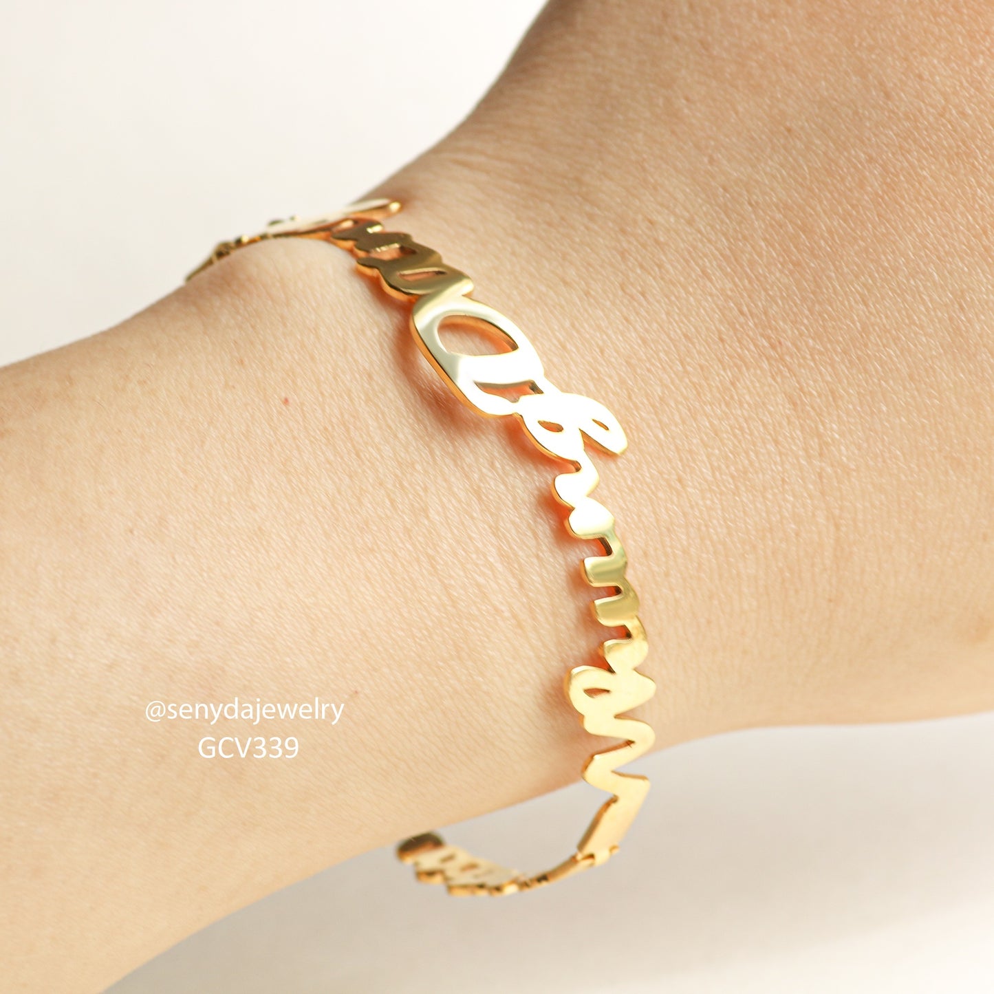 Senyda 18K Solid Gold Custom Name Bangle