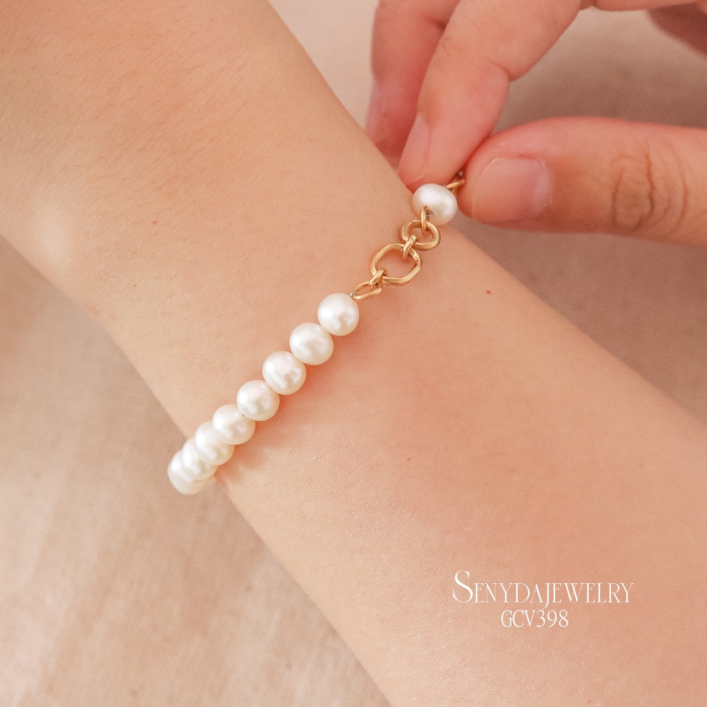 14K Solid Gold Toggle Clasp Freshwater Pearl Bracelet