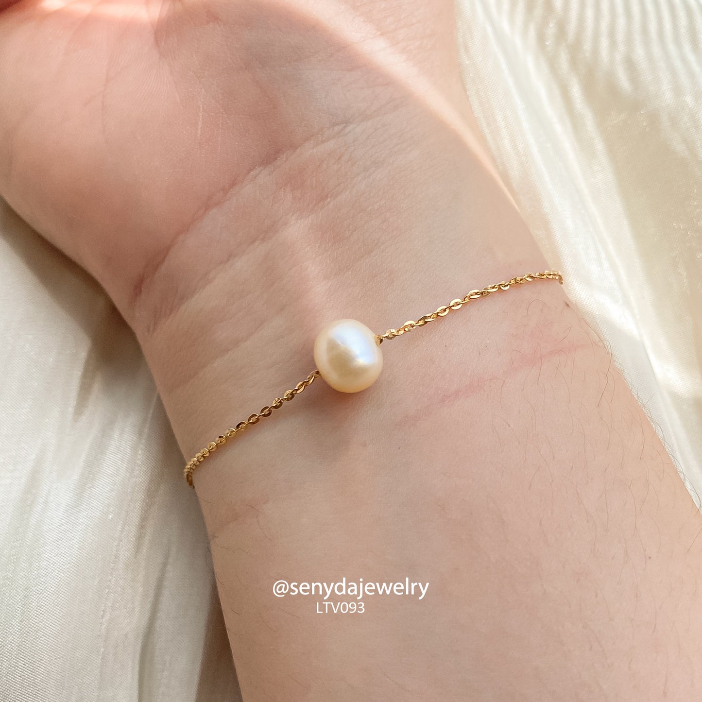 10K Solid Gold Freshwater Pearl Bracelet