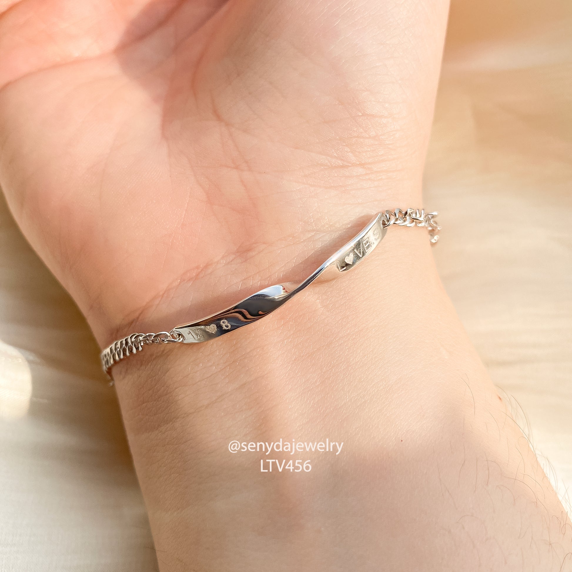 Senyda 14K Gold Personalized Infinity Bracelets