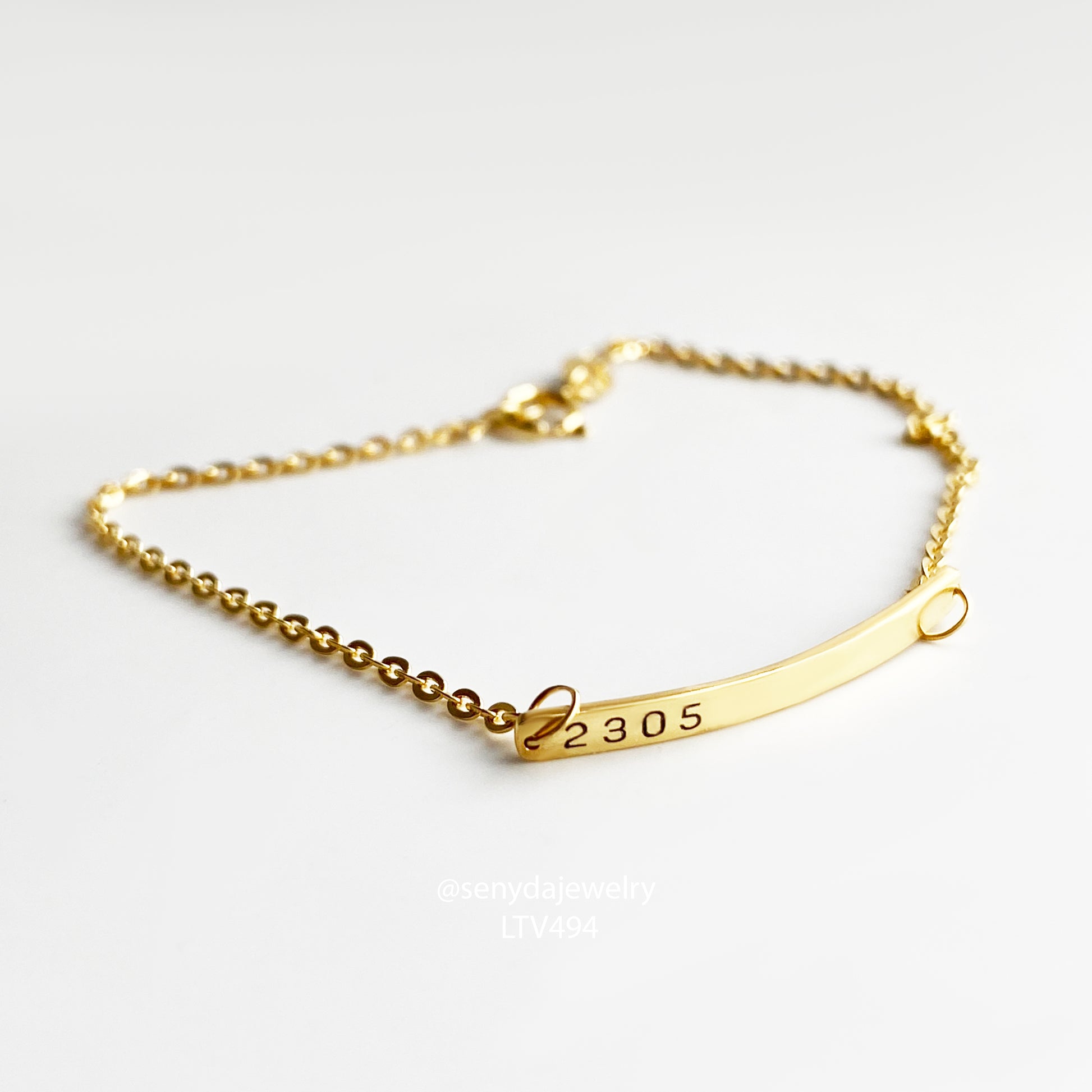 Senyda 14K Gold Personalized Engraved Name Rectangular Bar Bracelet