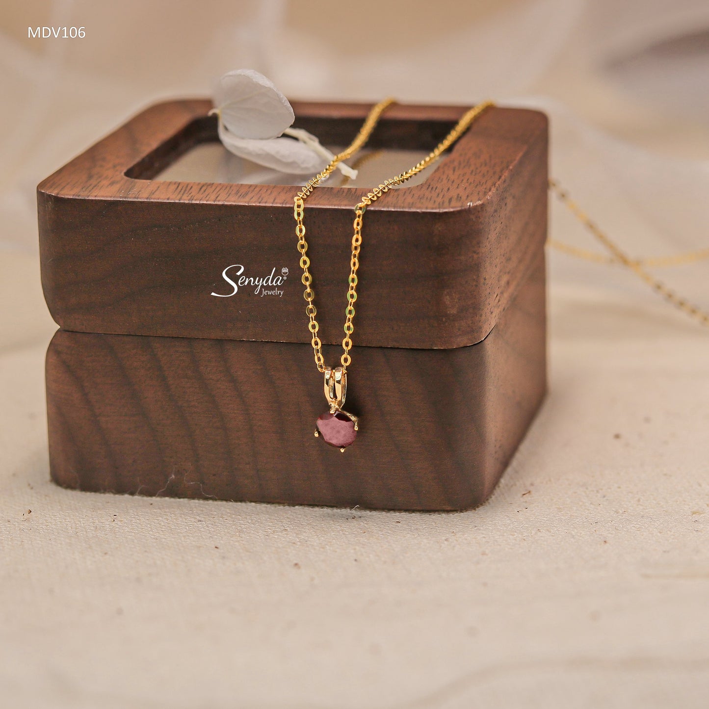 10K Solid Gold Round Shaped Garnet Pendant Necklace