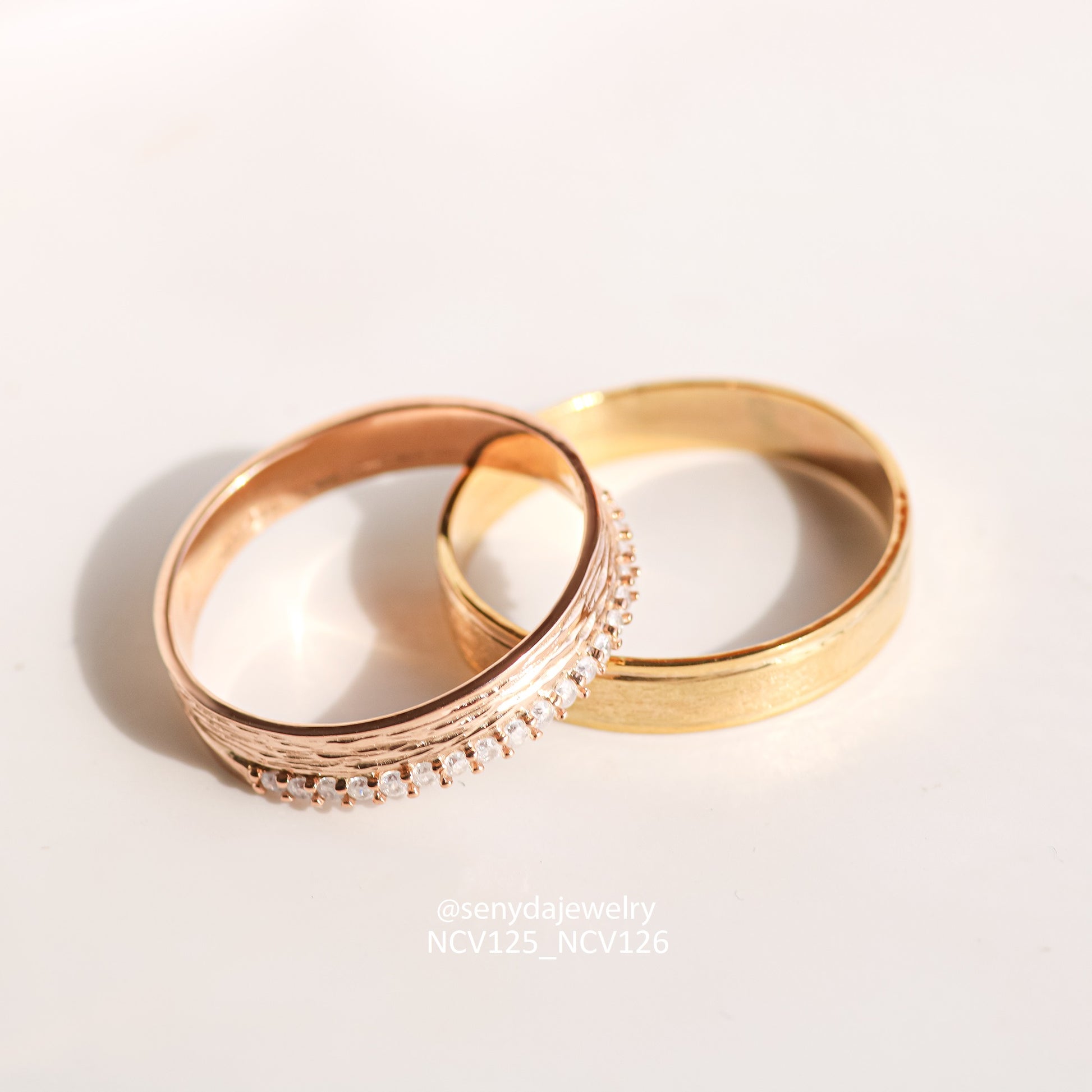 Senyda Luminous Love Gold Wedding Ring