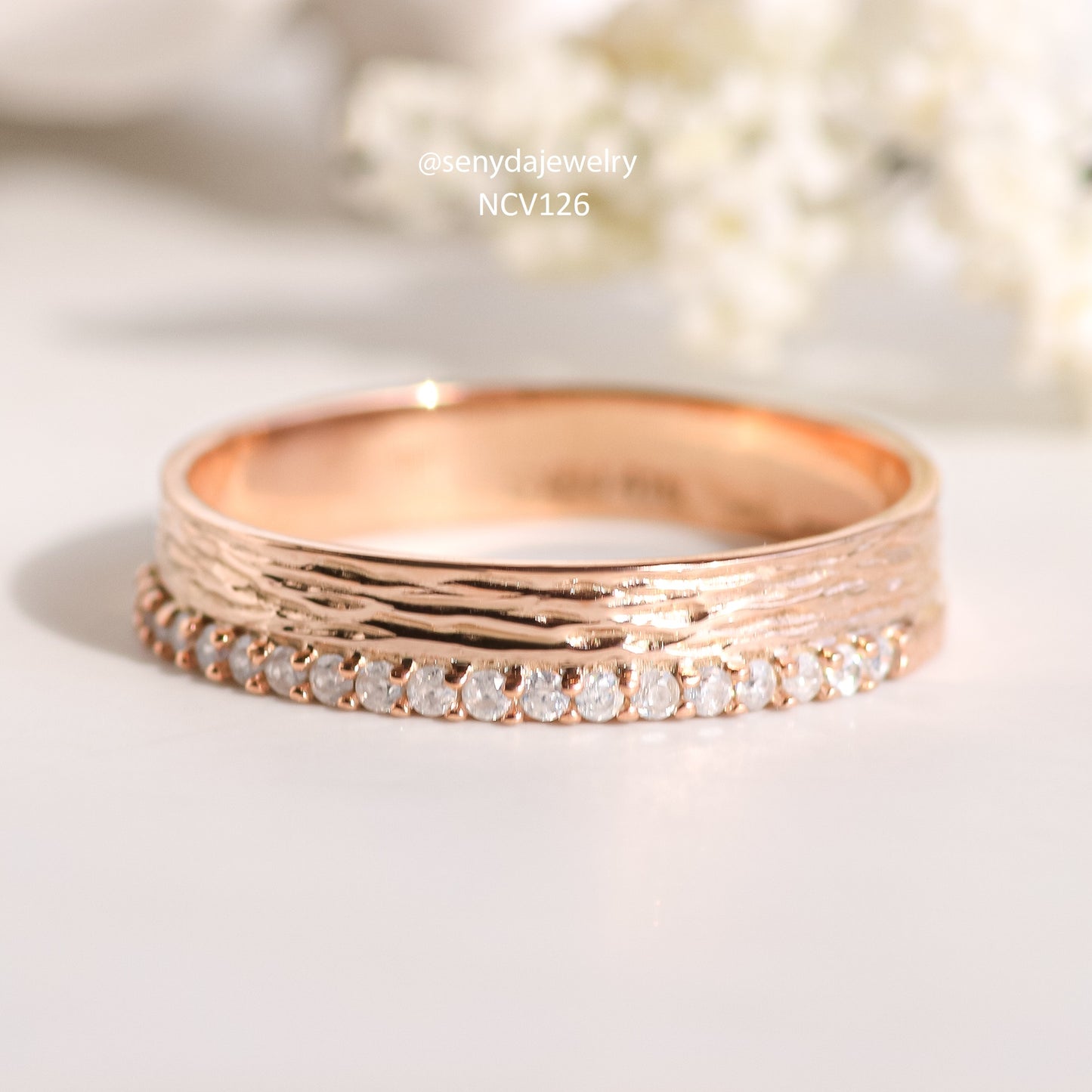 Senyda Luminous Love Gold Wedding Ring