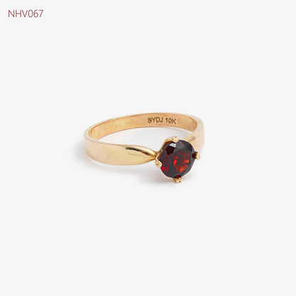 10K Solid Gold Round Garnet 4 Prong Womens Solitaire Ring