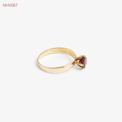 10K Solid Gold Round Garnet 4 Prong Womens Solitaire Ring