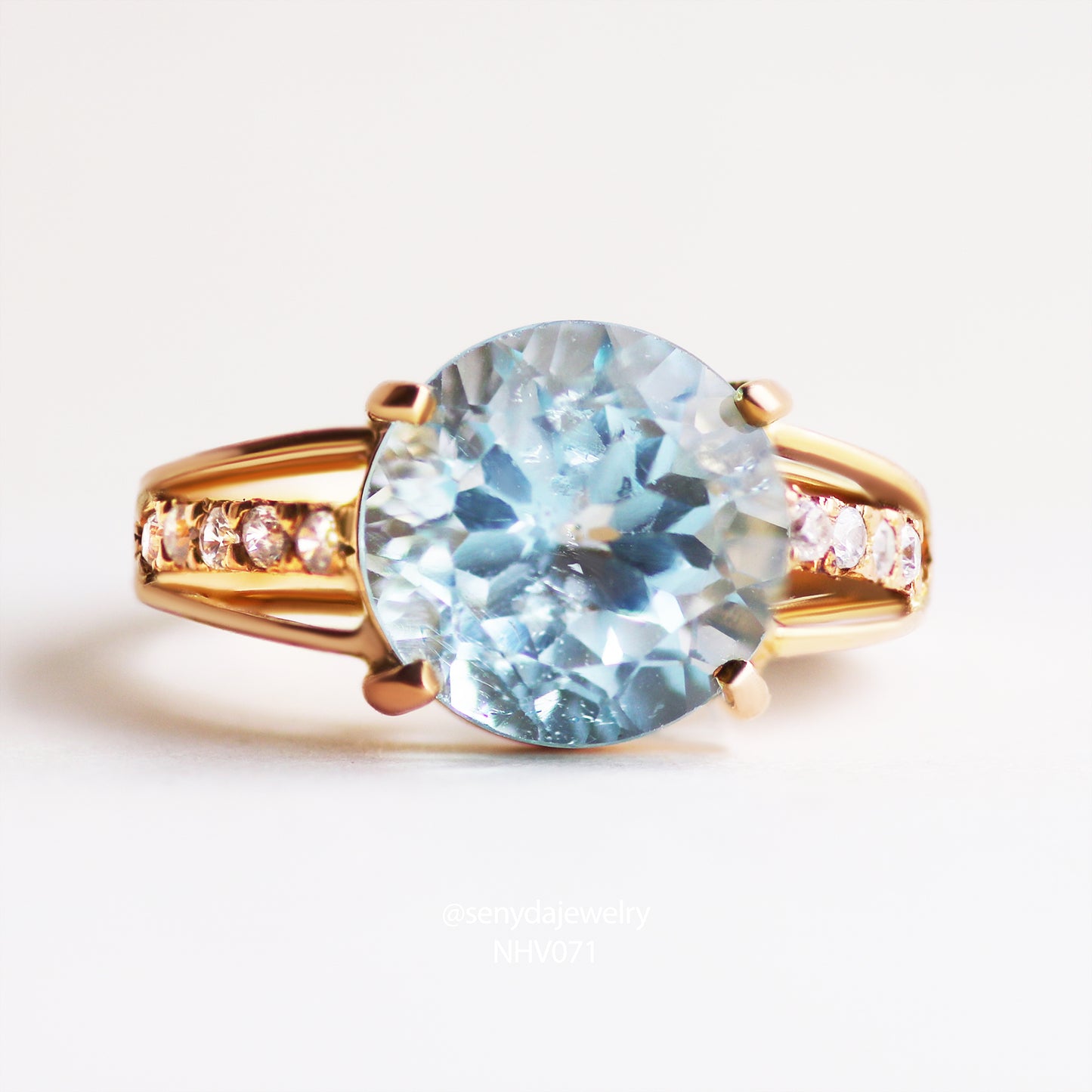 10K Solid Gold Round Blue Topaz Pavé Ring