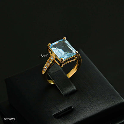 "Senyda 10K Solid Gold Baguette-Shaped Brilliant Cut Natural Topaz Ring - Stunning Jewelry Piece with Topaz Gemstone"