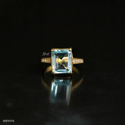 "Senyda 10K Solid Gold Baguette-Shaped Brilliant Cut Natural Topaz Ring - Stunning Jewelry Piece with Topaz Gemstone"