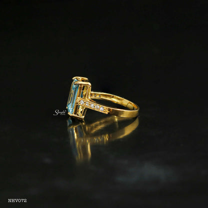 "Senyda 10K Solid Gold Baguette-Shaped Brilliant Cut Natural Topaz Ring - Stunning Jewelry Piece with Topaz Gemstone"