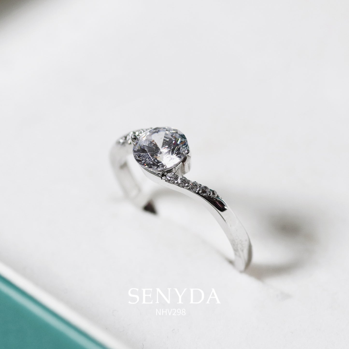 Senyda 18K Solid Gold Classic Ring - ONIA RING