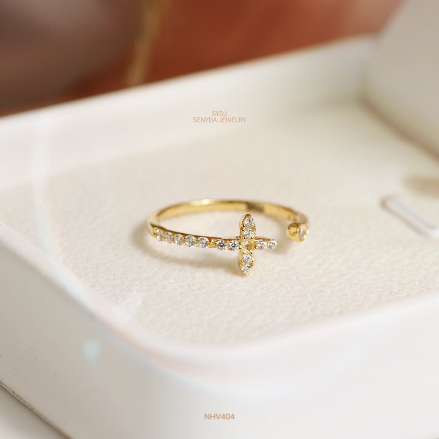 Senyda 10K Solid Gold Round - Shaped Brilliant 4-petal Flower Cubic Zirconia Ring