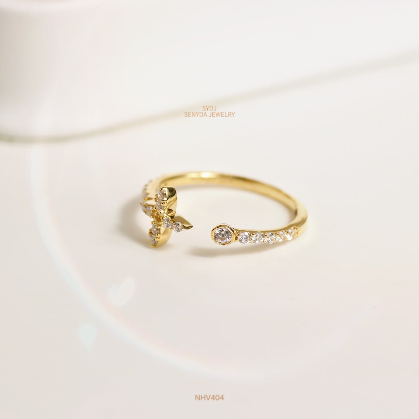 Senyda 10K Solid Gold Round - Shaped Brilliant 4-petal Flower Cubic Zirconia Ring