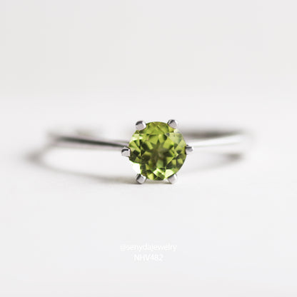 Senyda 10K Solid Gold Round - Shaped Brilliant Cut Natural Peridot Ring