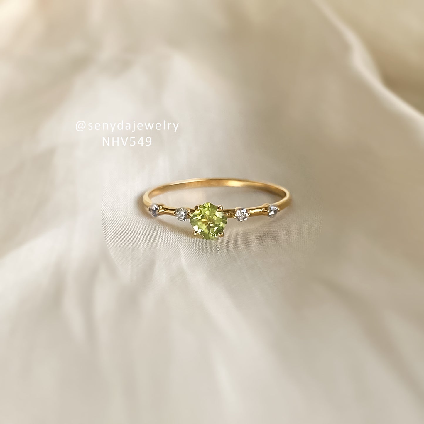 Senyda 14K Solid Gold Cushion - Shaped Brilliant Cut Natural Peridot Ring