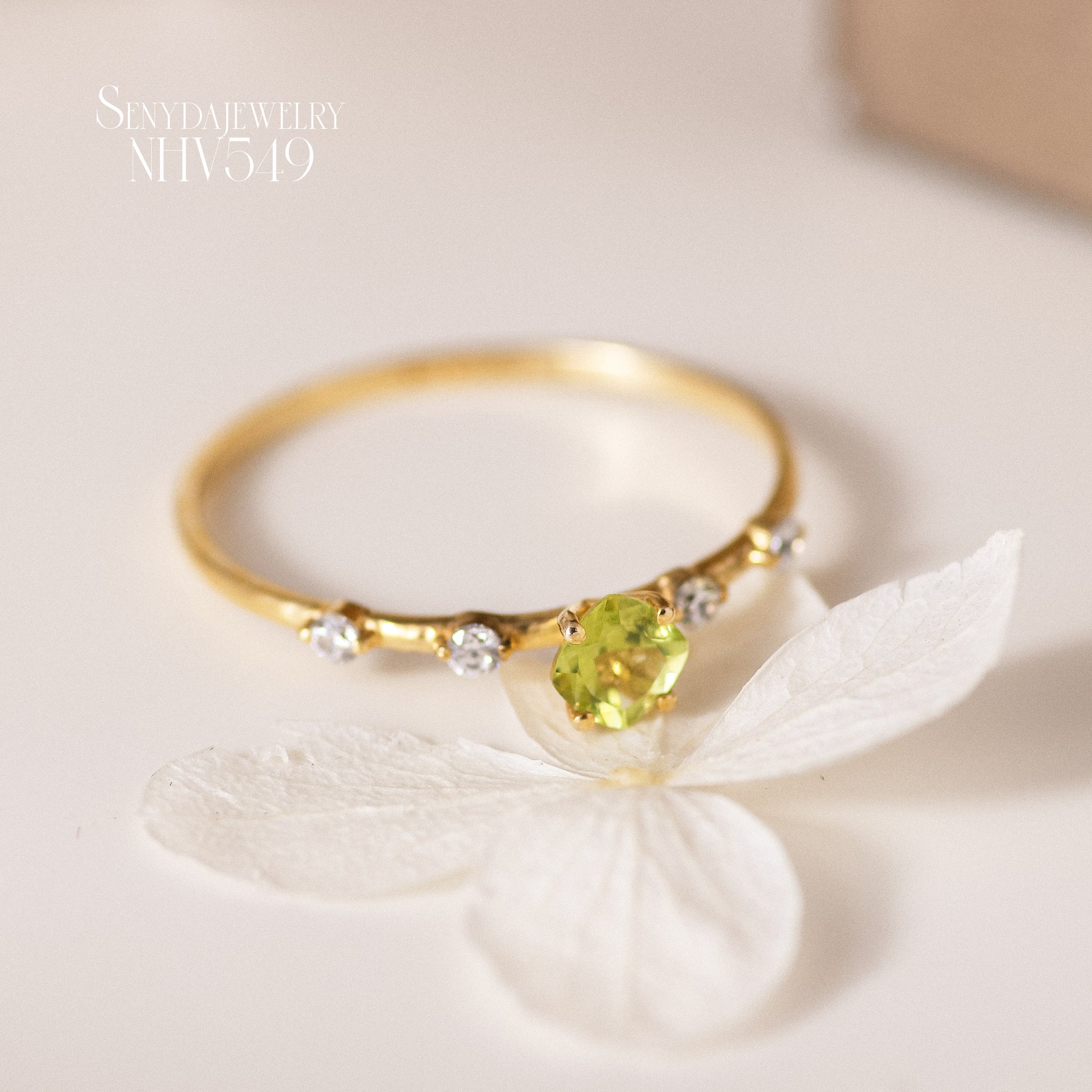 Senyda 14K Solid Gold Cushion - Shaped Brilliant Cut Natural Peridot Ring