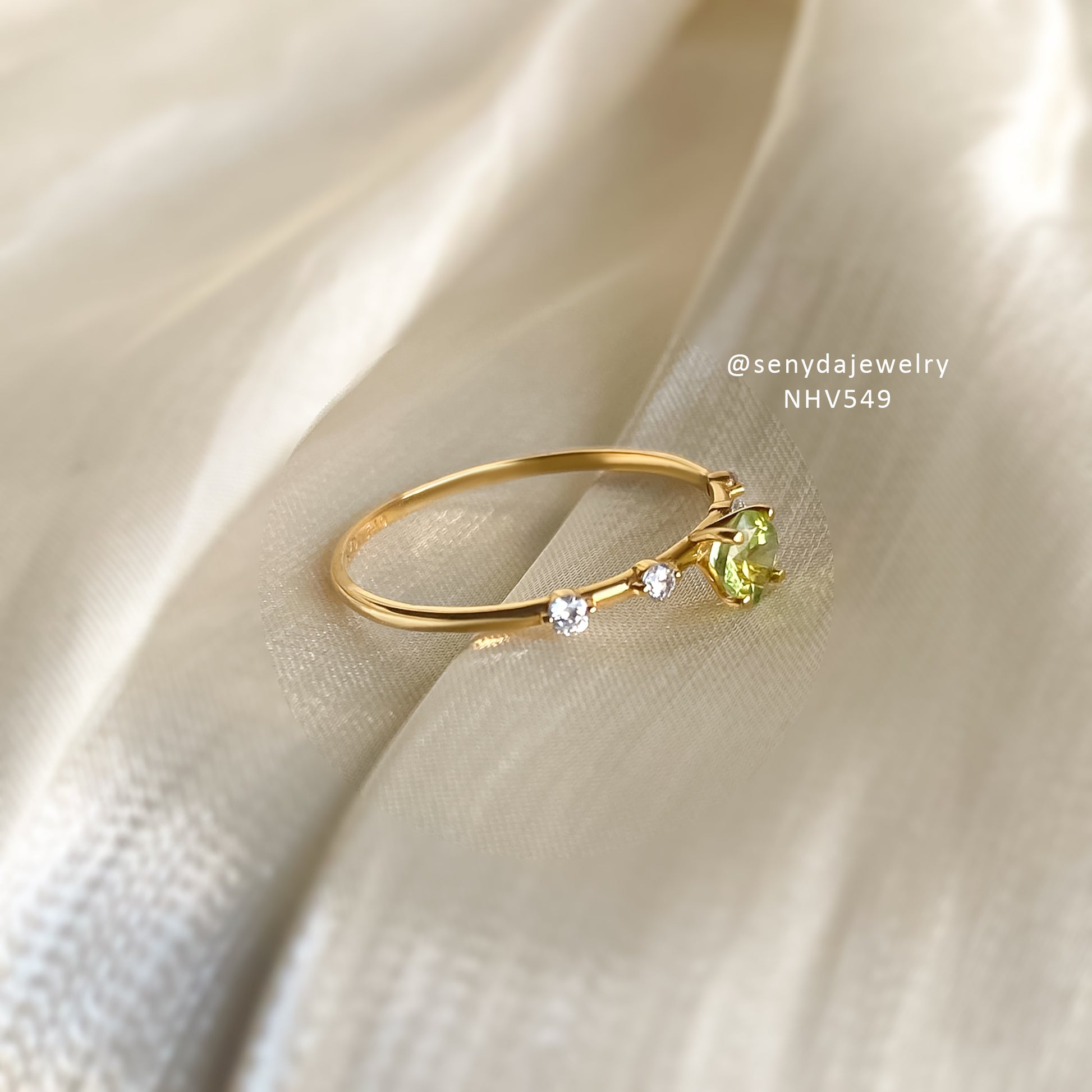 Senyda 14K Solid Gold Cushion - Shaped Brilliant Cut Natural Peridot Ring