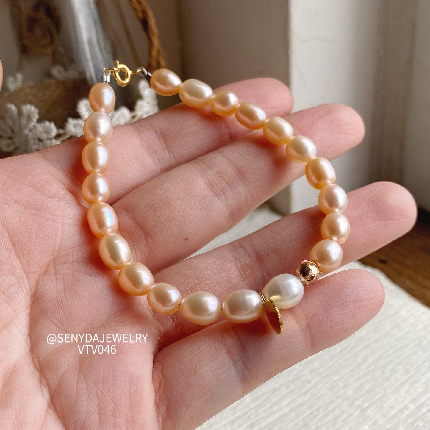 Senyda 10K Gold Freshwater Pearls 8x6,5mm Bracelet With Roundtag And Beads