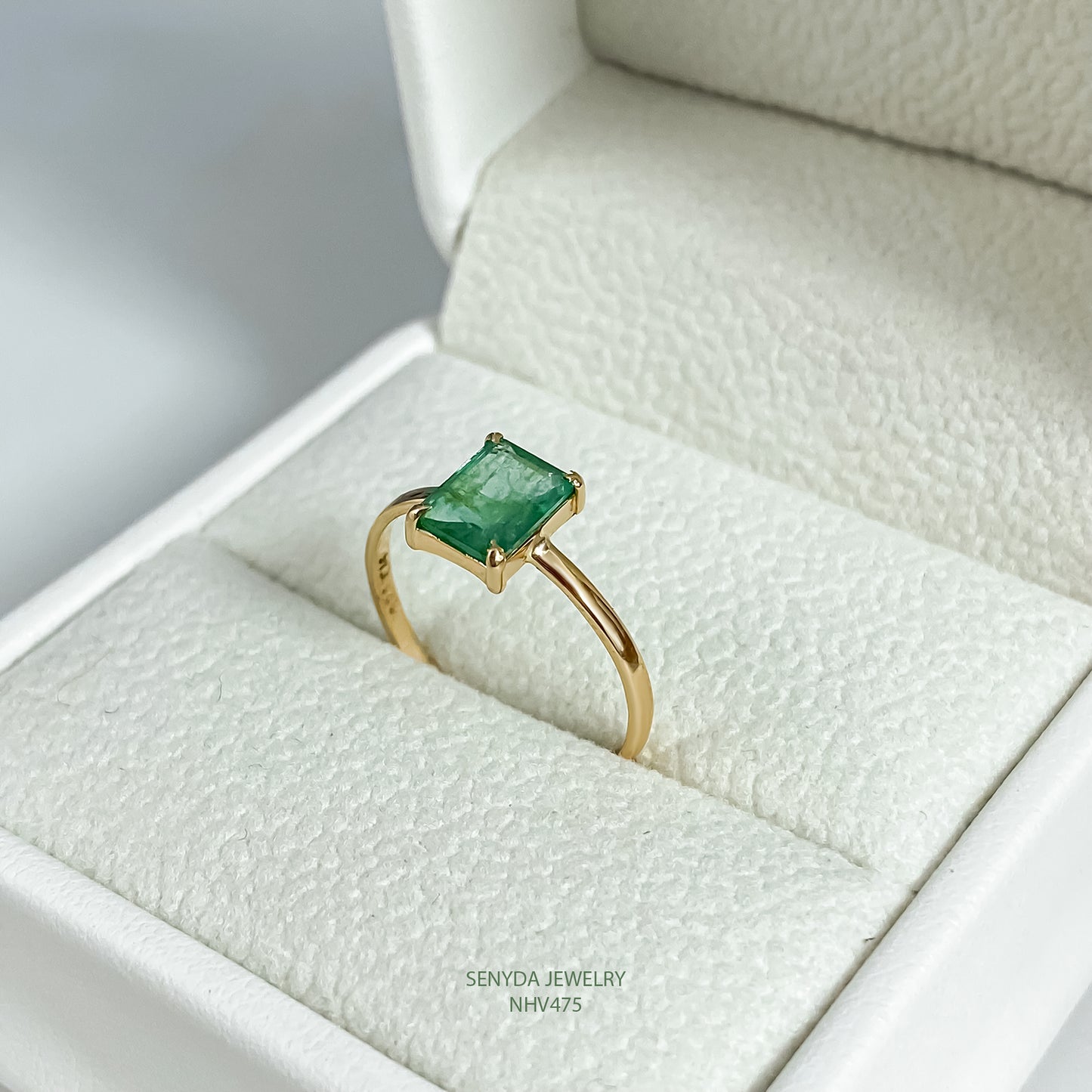 Emerald Princess Ring - Regal Elegance and Dazzling Luxury Combined Senyda Jewels