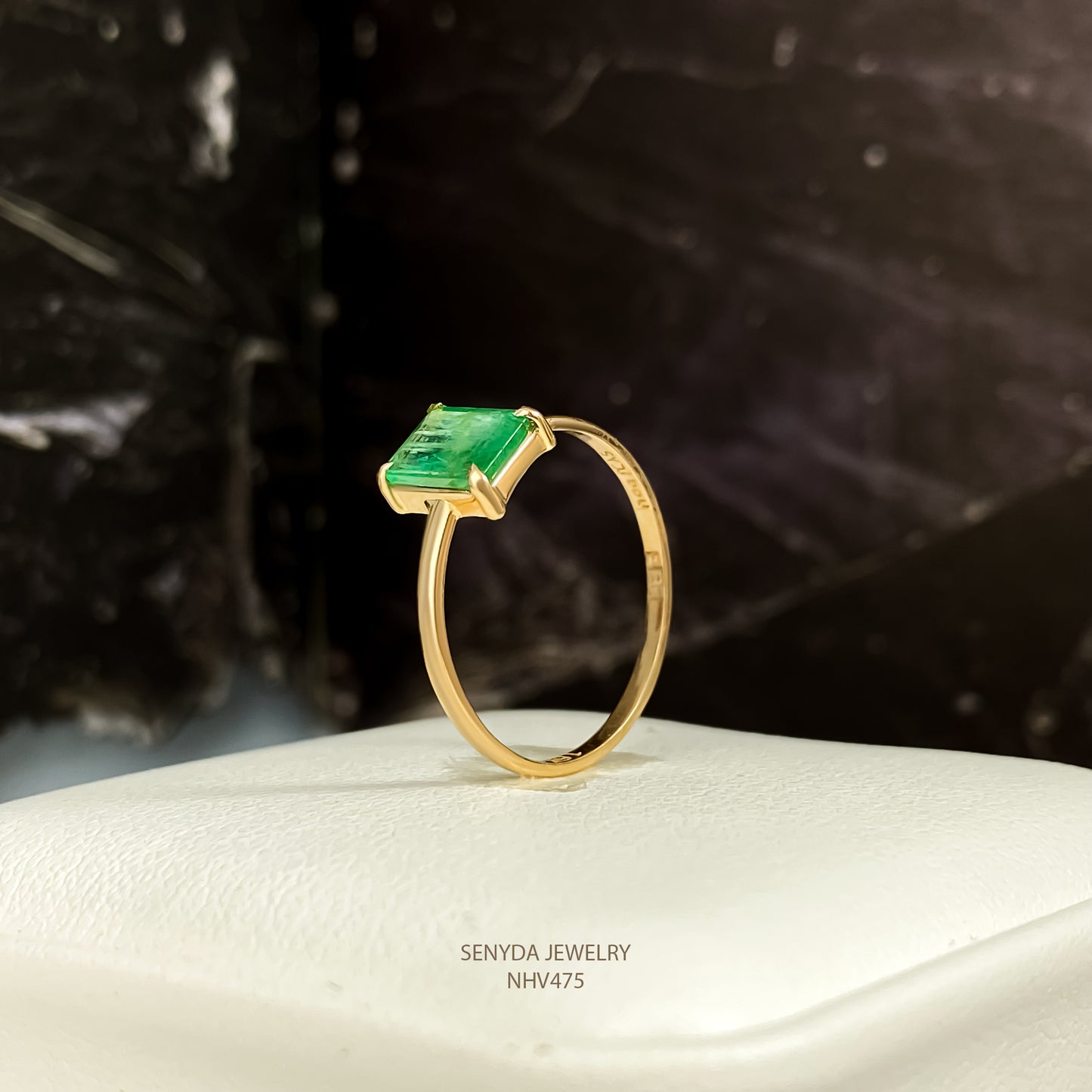 Emerald Princess Ring - Regal Elegance and Dazzling Luxury Combined Senyda Jewels